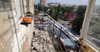 Демонтаж балкона Ревда, цена от 2939 руб.