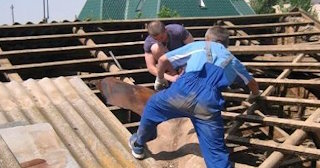 Демонтаж крыши в Ревде - стоимость работ от 722 рублей за м2